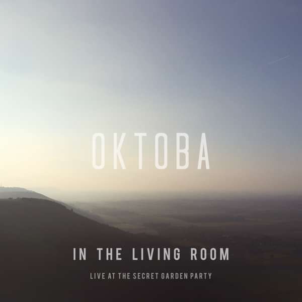 In The Living Room - Oktoba