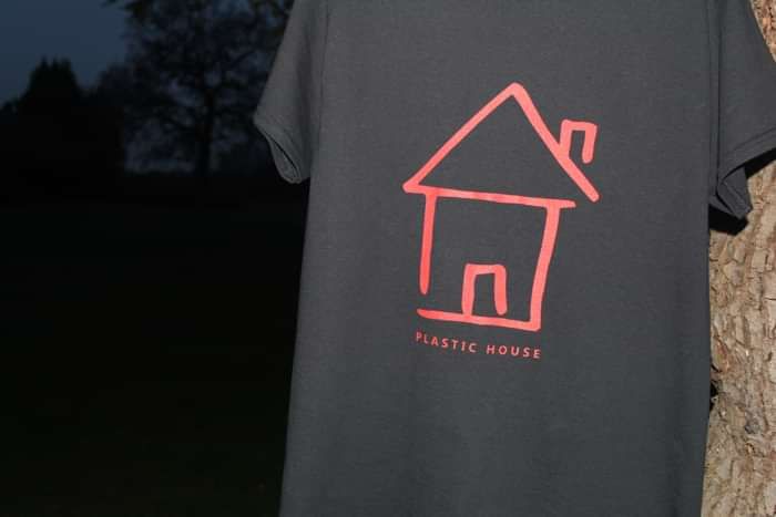 BLK TEE RED LOGO - Plastic House