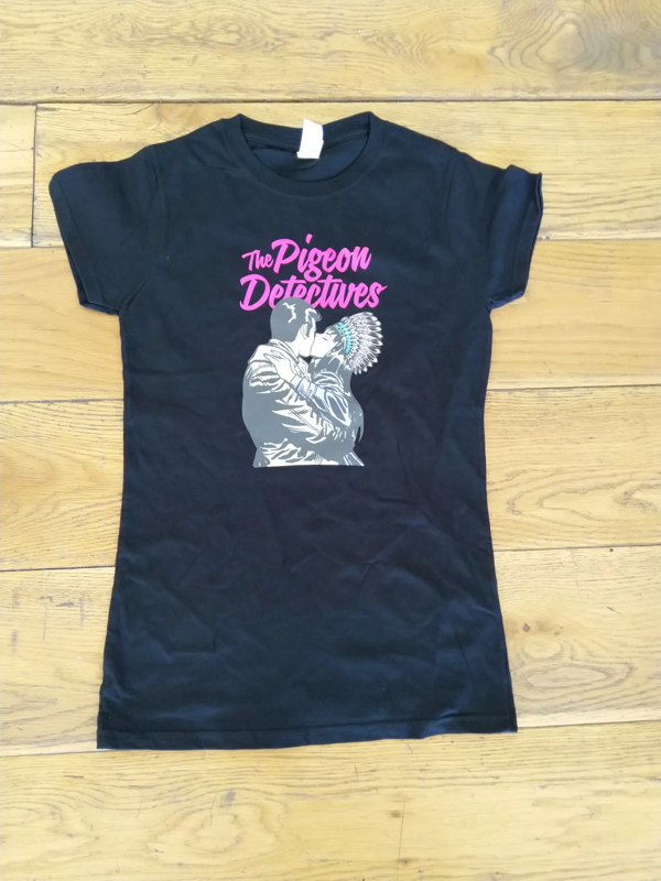 Kissing T-Shirt - Black - The Pigeon Detectives
